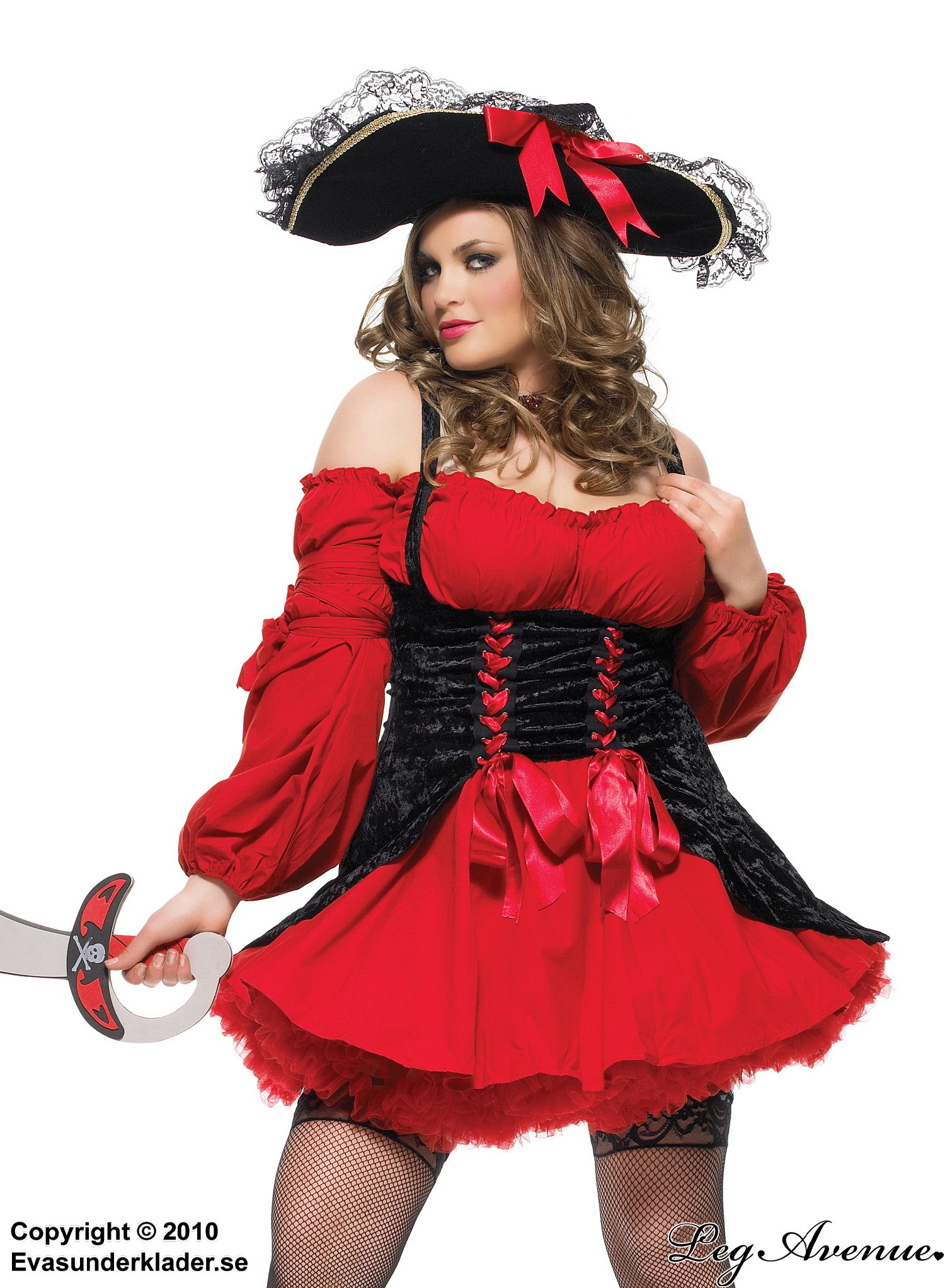 Kvinnlig pirat, maskeradklänning med cold shoulder, snörning, sammet och volanger, plus size